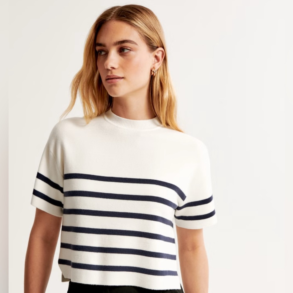 LuxeLoft Sweater Tee (L)